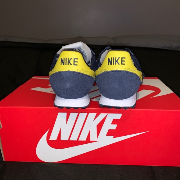 NEW Nike Waffle Racer Obsidian - Picture 2 of 5